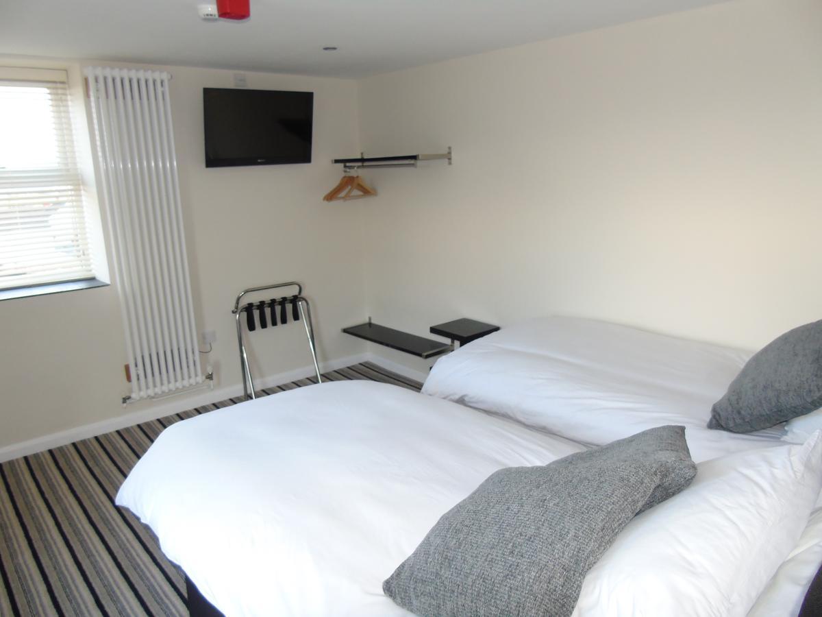 Kings Head Hotel Capel Hendre Екстериор снимка