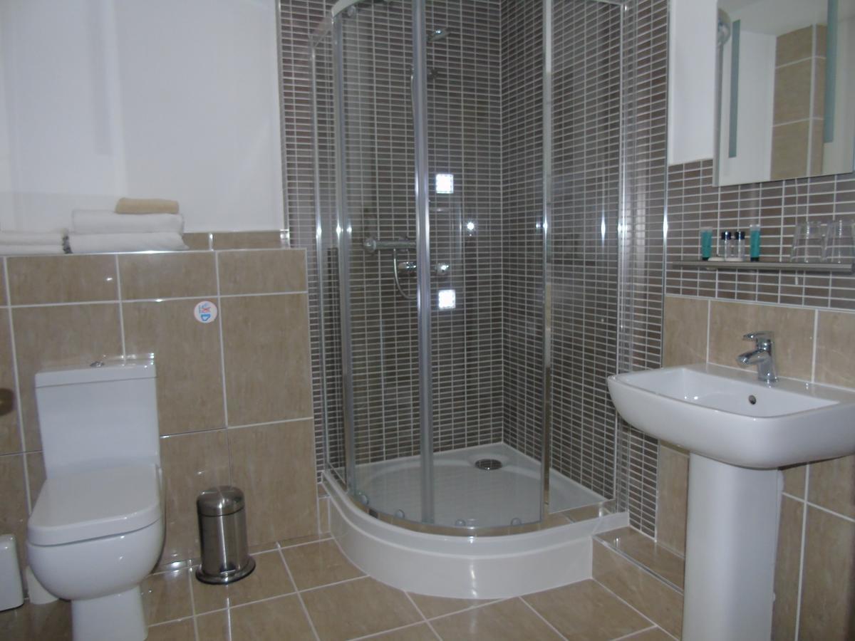 Kings Head Hotel Capel Hendre Екстериор снимка