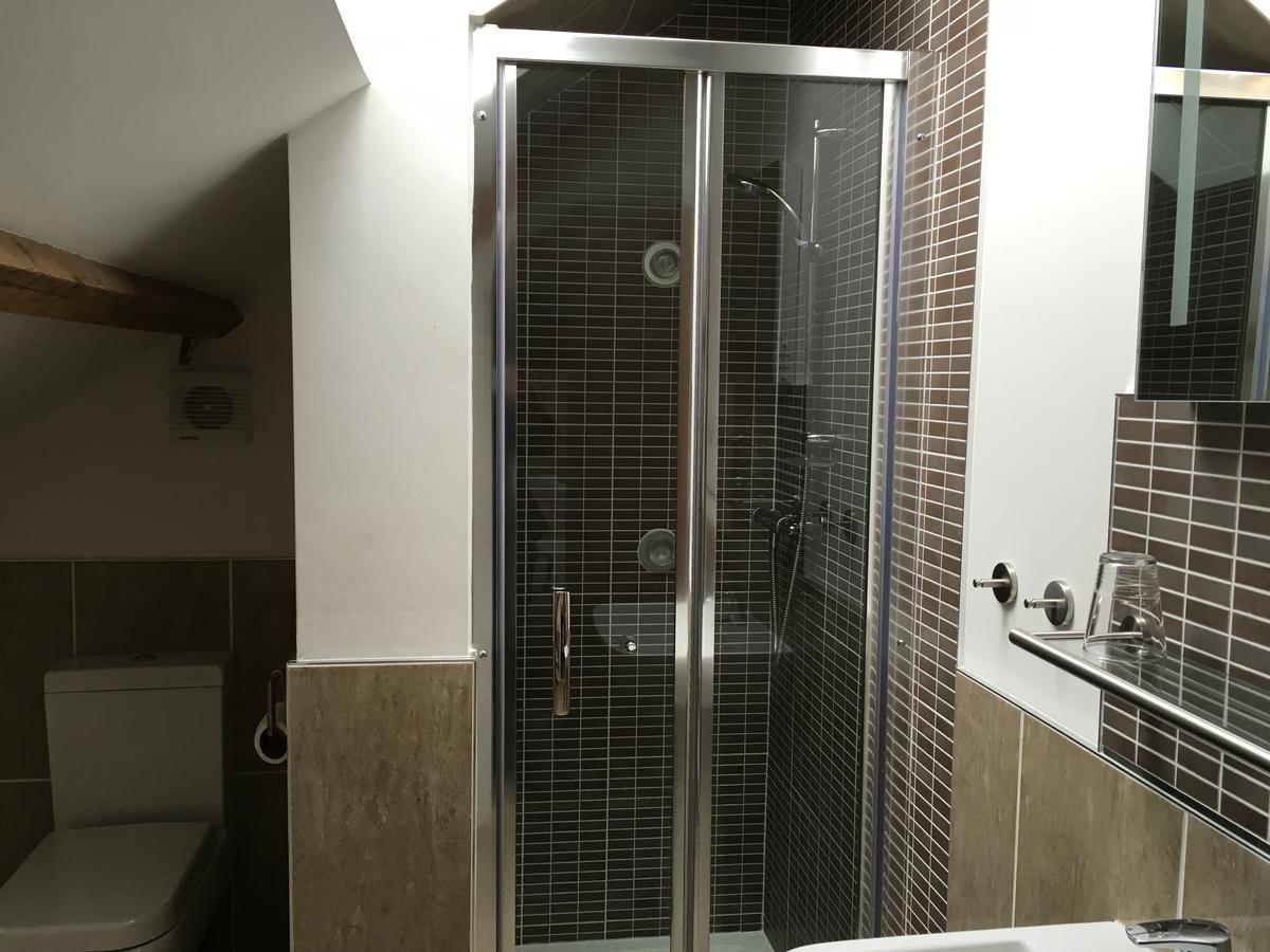Kings Head Hotel Capel Hendre Екстериор снимка