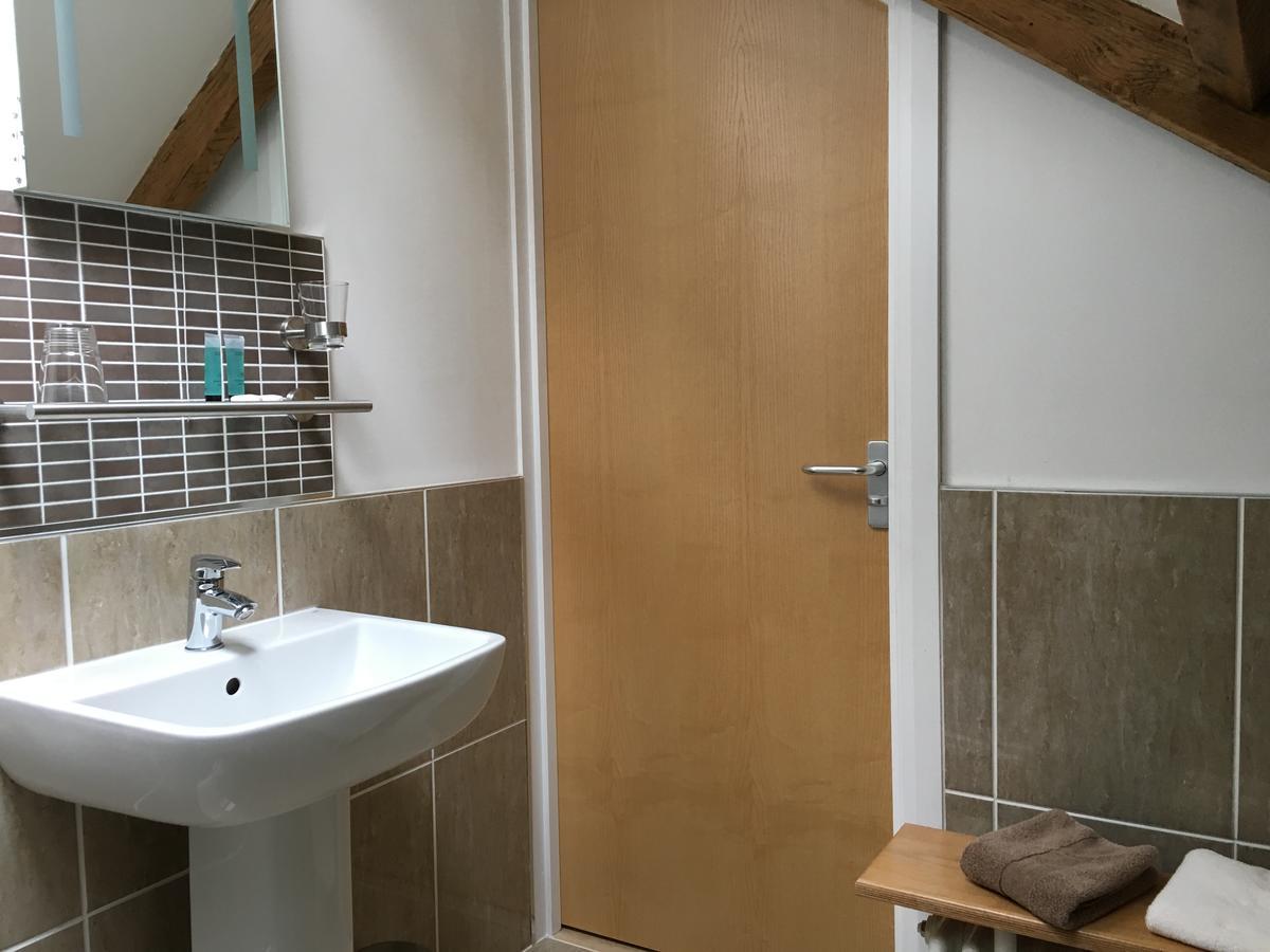 Kings Head Hotel Capel Hendre Екстериор снимка